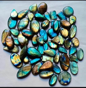 Pierre précieuse en labradorite multi-couleurs, pierre précieuse en labradorite naturelle de qualité, cabochon, cristal bleu feu multicolore, qualité mixte, taille mixte - Product Image 3