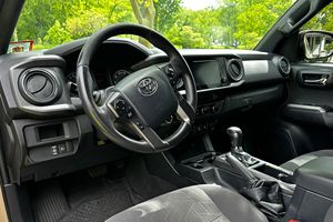 TOYOTA TACOMA TRD OFF-ROAD ACCESS CAB 4X4 2018 USADO (LHD/RHD) - Product Image 5