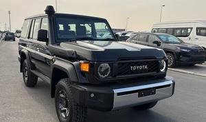 Toyota Land Cruiser 2024 Negro, Techo Duro, Doble Turbo, Asientos de Tela, Transmisión Automática, Sistema de Navegación Bluetooth, Techo Corredizo - Product Image 2