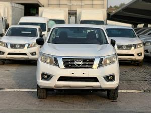 2019 Nissan Navara Pickup cambio automatico 4L motore benzina pelle scura interno sinistro in lega di alluminio auto usata - Product Image 6