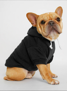 Vêtements pour chiens Sweat à capuche noir uni pour chiens avec poche et capuche réglable Vêtements de luxe pour chiens - Product Image 2