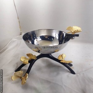 Bol en métal poli brillant de couleur argentée de texture martelée avec la base plaquée par or et les poignées de concepteur d'oiseaux dans le prix concurrentiel - Product Image 6