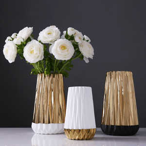 Jarrón de Flores de Metal Hecho a Mano con Diseño Personalizado 2026, Decoración de Mesa de Boda Única para Decoración Festiva - Product Image 2