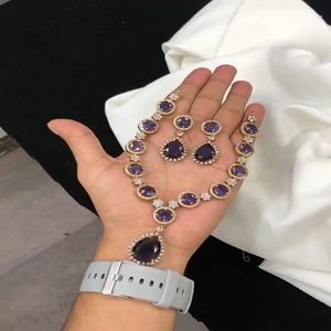 Ensemble de collier de finition mate CZ de haute qualité pour femmes bijoux en laiton de luxe avec boucles d'oreilles pour les mariages et les occasions festives - Product Image 1