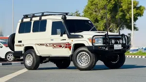 Meilleure offre LandCruiserS 70 2018 |   4,5 L Diesel |   Boîte de vitesses manuelle |   RHD |   Barre de protection robuste avec éclairage LED |   SUV tout-terrain robuste 4x4 - Product Image 3