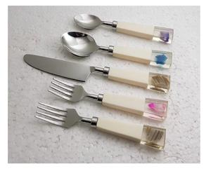 ชุดเครื่องใช้บนโต๊ะอาหารทำจากสแตนเลสมีด้ามจับทำจากเรซินชุดตกแต่งโต๊ะมีดช้อนส้อมมีดดีไซน์ทันสมัย - Product Image 3
