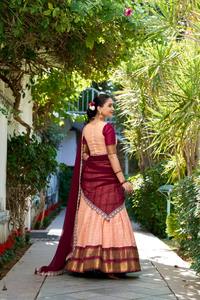 Ropa étnica de buena calidad Zari Chex con Zari Weaving Work Lehenga Choli Fabricante de India al precio más bajo - Product Image 4