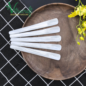 Cuchara para servir de caviar de diseño Mini de 13cm hecha a mano, conchas de nácar de estilo clásico, obsequios de alta calidad, cucharas vietnamitas - Product Image 4