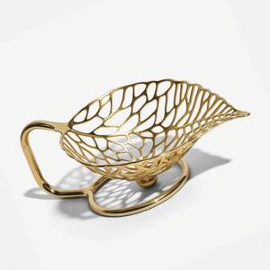 Bol à fruits moderne en métal, bol de service contemporain fantaisie en forme de feuille pour fruits, vaisselle moderne par KHOOSI OVERSEAS - Product Image 5