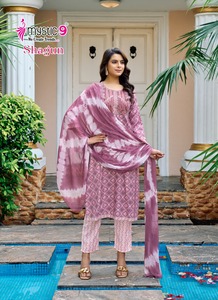 Ensemble Kurti élégant en coton avec pantalon confortable et Dupattas fluides exclusif pour les commandes en gros et les détaillants - Product Image 4