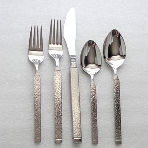 Poignée faite à la main ustensiles de cuisine Design poignée torsadée en acier inoxydable fini cuivre ensemble de couverts - Product Image 5