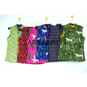 Vente en gros Veste en coton matelassé imprimé floral indien Handblock pour femmes Design d'hiver respirant à volants courts tissés - Product Image 5