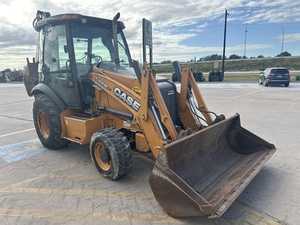 Chargeuse-pelleteuse et chargeuse frontale 580L/580M d'occasion, moteur Perkins, capacité de charge nominale de 40 tonnes, modèle 2020, prix avantageux à vendre - Product Image 3