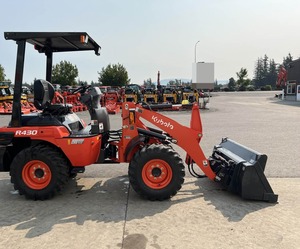 Chargeuse sur pneus Kubota R430 2023: puissante, compacte et performante - Product Image 5