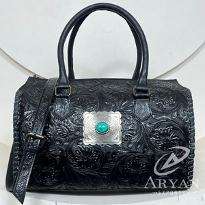 Sac de voyage Western Speedy en cuir véritable noir fait à la main en gros avec concho turquoise, sacs de voyage de luxe pour le week-end et la nuit - Product Image 1