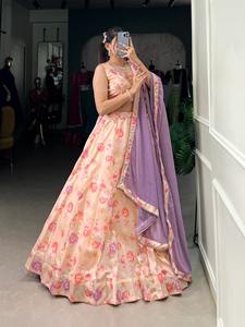 Nouveau lancement de couleur pêche Tussar imprimé floral en soie avec travail manuel Lehenga Choli tenue de soirée - Product Image 3