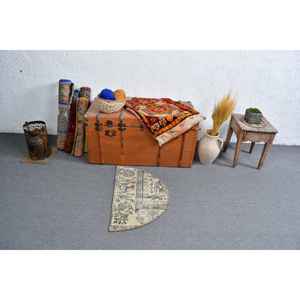 Alfombra Vintage, Redonda de 2.5x1.5 pies, Alfombra Turca, Alfombra Persa de Lana Azul Marrón - Product Image 2