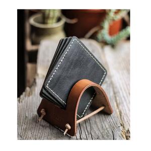 Ensemble de sous-verres en cuir de qualité supérieure fabriqués à la main avec un matériau durable et un style vintage élégant pour une décoration de salle à manger rustique - Product Image 2