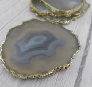 Posavasos de ágata chapados en oro natural al por mayor, rebanada de ágata gris grabada, geoda de cuarzo, tallado de piedras preciosas para decoración del hogar - Product Image 4