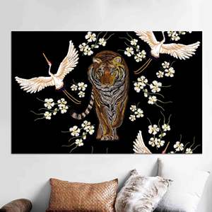 Tableau sur toile imprimé élégant : motif tigre japonais et grues, toile encollée - Product Image 1
