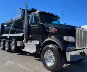 Camión Volquete Usado Peterbilt T567 de Tres Ejes, Modelo 2020-2026, con Motor Cummins, Todos los Tamaños Disponibles, ¡LISTO PARA ENVIAR a Todo el Mundo! - Product Image 1