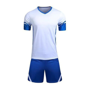 Ensemble d'uniformes de basket-ball personnalisés pour hommes – Maillot et short de sport de haute qualité pour club et équipe - Product Image 1
