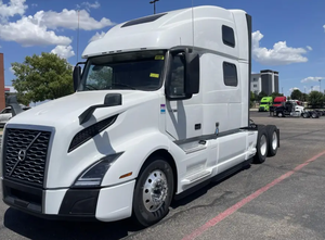 Camion à couchettes VOL_VO d'occasion très propre 2024 2023 2022 - VNL64T860 Camion semi-remorque à couchettes - Product Image 4