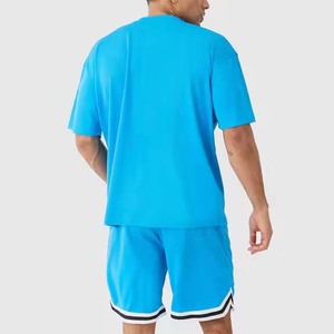 Conjunto de Camiseta y Pantalones Cortos Deportivos de Verano para Hombre, Transpirables, de Punto, con Tela de Rizo y Logotipo Estampado - Product Image 2