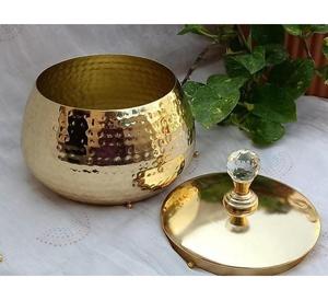 Bol sculptural en métal doré avec support pour oiseaux et branches Bol à chocolat de luxe et centre de table pour la décoration - Product Image 4