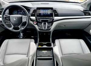 Minivan Honda Odyssey Touring 2024 Usada en Buen Estado - Product Image 3