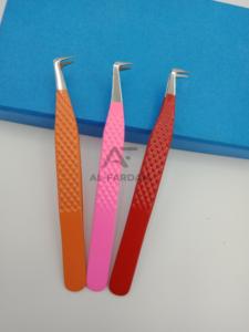 Pinzas de pestañas de acero inoxidable japonesas de color personalizado Diamond Nano Grip Lash Volume 90 grados Diseño de bota delgada - Product Image 5