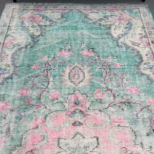 Alfombra Turca de 4.1x7.3 pies, Alfombra Vintage, Alfombra de Camuflaje Azul y Rosa - Product Image 4