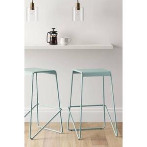 Silla de metal para exteriores con diseño apilable y cojín acolchado ideal para sentarse en el patio trasero o en el jardín - Product Image 6