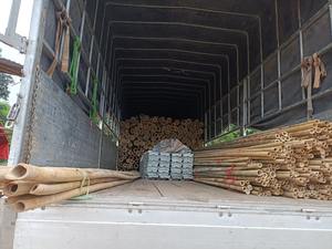 Postes de bambú duraderos para señalización al aire libre e instalaciones decorativas Postes de bambú de alta calidad para múltiples usos - Product Image 6