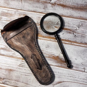 Lupa de mano de latón náutico con bolsa de cuero desgastado decoración marítima - Product Image 1