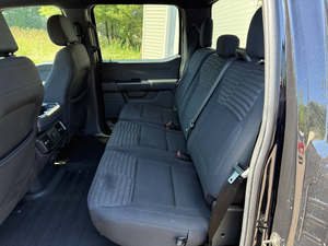 Pick-up F-O-R-D F-150 XLT 2021 d'occasion, extrêmement propre - Product Image 3