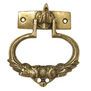 Vocalforlocal fatto a mano confezione da 1 testa di elefante in ottone classico dorato che tiene i pavoni battente per porta decorazione unica del portico anteriore (9.1