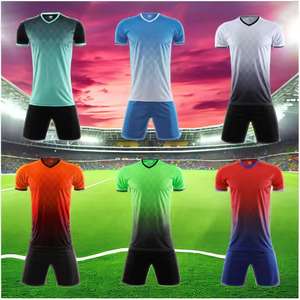 Maillot de football imprimé par sublimation, maillots de football à séchage rapide et avec logo personnalisé, kits de football uniformes - Product Image 5