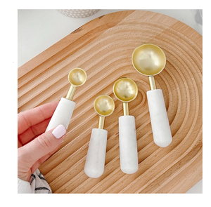 Cuillère artisanale en laiton massif pour café et thé cuillère à épices ensemble poignée en marbre de taille différente au coût le plus bas - Product Image 3
