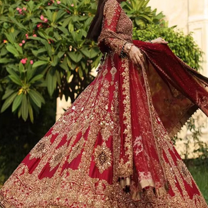 TRENDY--MAROON ชุดเจ้าสาว lehenga และชุด dupatta กับ dabka ประดับ, หิน, ไข่มุก, งานปักสำหรับงานแต่งงาน = 2024 - Product Image 1