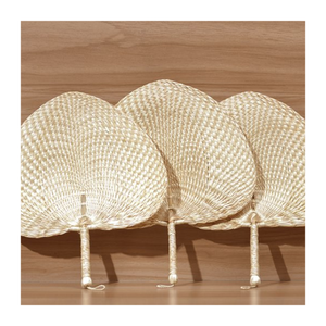 Éventail en forme de feuille de bambou du Vietnam fait à la main décoration de cérémonie extérieure écologique et idée cadeau d'événement traditionnel - Product Image 3