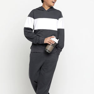 Ensemble de survêtement pour garçon, style de conception dernier cri pour l'hiver 2026, vêtements de sport de plein air pour enfants, 2 pièces - Product Image 5