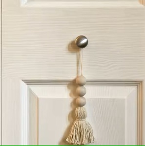 Guirnalda de cuentas de oración de madera colgante de mal de ojo de granja con borla para perilla de puerta de casa decoración de Navidad - Product Image 3