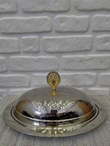 Cúpula para servir comida martillada de la mejor calidad en acero inoxidable con acabado natural, perfecta para bodas y eventos - Product Image 2