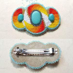 Pince perlée décorative avec broderie à la main - Product Image 3