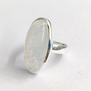 แหวนมูนสโตนทรงโซลิแทร์ชุบทองคำสีกุหลาบ 6.8 กรัม ประดับเพชรทรงแอสเชอร์แบบฝังขอบ ดีไซน์เรียบง่าย เครื่องประดับอัญมณีธรรมชาติ ของขวัญ - Product Image 1