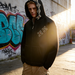 เสื้อฮู้ดสตรีทแวร์แบบมีซิปสำหรับผู้ชายและผู้หญิง พิมพ์ลายเพชรแบบดรอปสกรีน  ทรงโอเวอร์ไซส์ สไตล์ฮิปฮอป  ตกแต่งด้วยคริสตัลแบบกำหนดเอง - Product Image 4