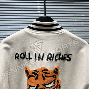 Chaqueta universitaria de alta calidad Chenillie parches bordados 100% tela de lona de algodón, cierre de botón, forro interior acolchado - Product Image 3