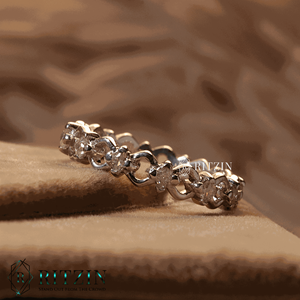 Bague de mariage en or rose pour femme, sertie de moissanite taille princesse, style unique, entièrement sertie de griffes - Product Image 1