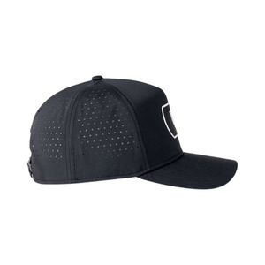Casquette de golf personnalisée avec logo en caoutchouc sur le devant, panneaux perforés au laser, fermeture à boucle en plastique pour activités de plein air - Product Image 3